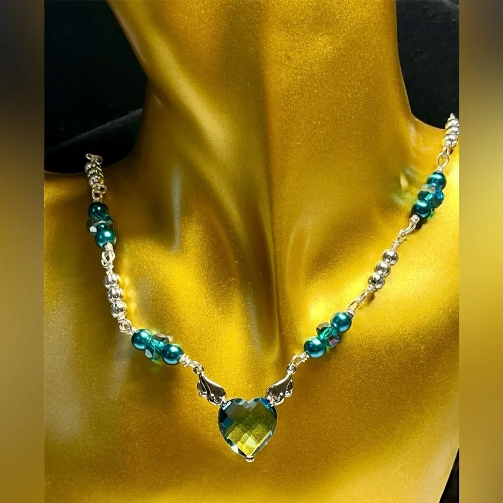 Beautiful beaded necklace -bi coloured heart in sterling - Picture 8 of 12